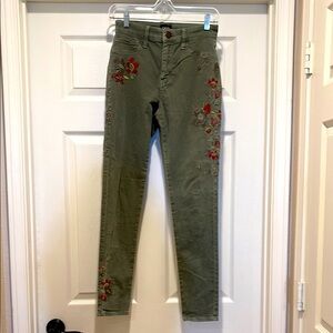 BDG urban outfitter Embroidered Olive Green Pants Size 26